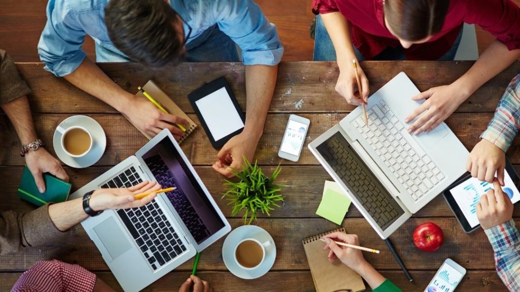 Planificador de Eventos Virtuales: Organiza Conferencias y Webinarios Online desde Casa Planificación de Eventos Virtuales desde Casa: Lanza Tu Negocio de Coordinación Remota
